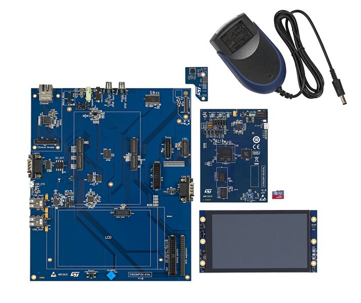 File:STM32MP157x-EV1 delivered items.jpg